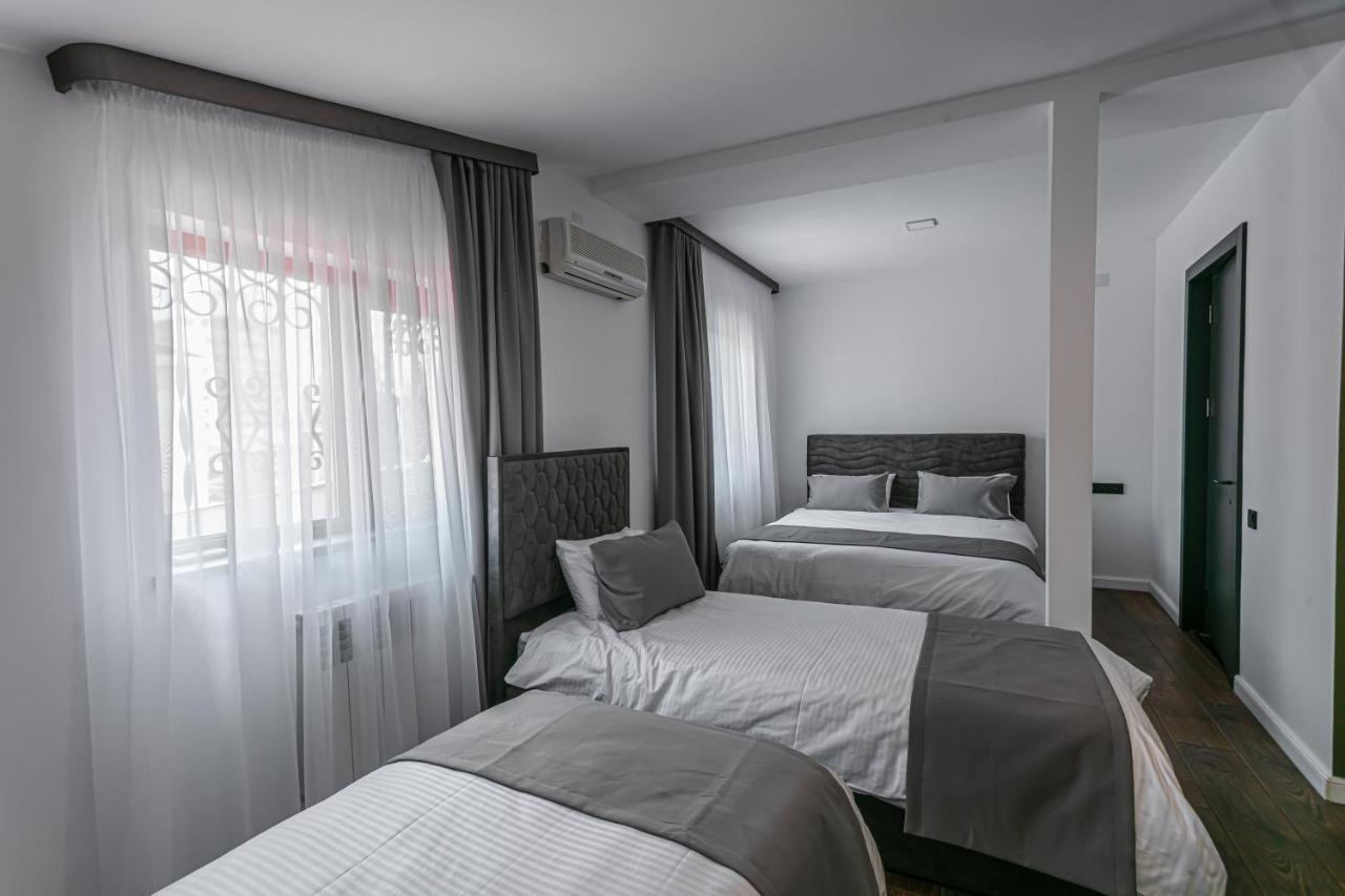 Luxe Apartment In Center Erevan Exterior foto