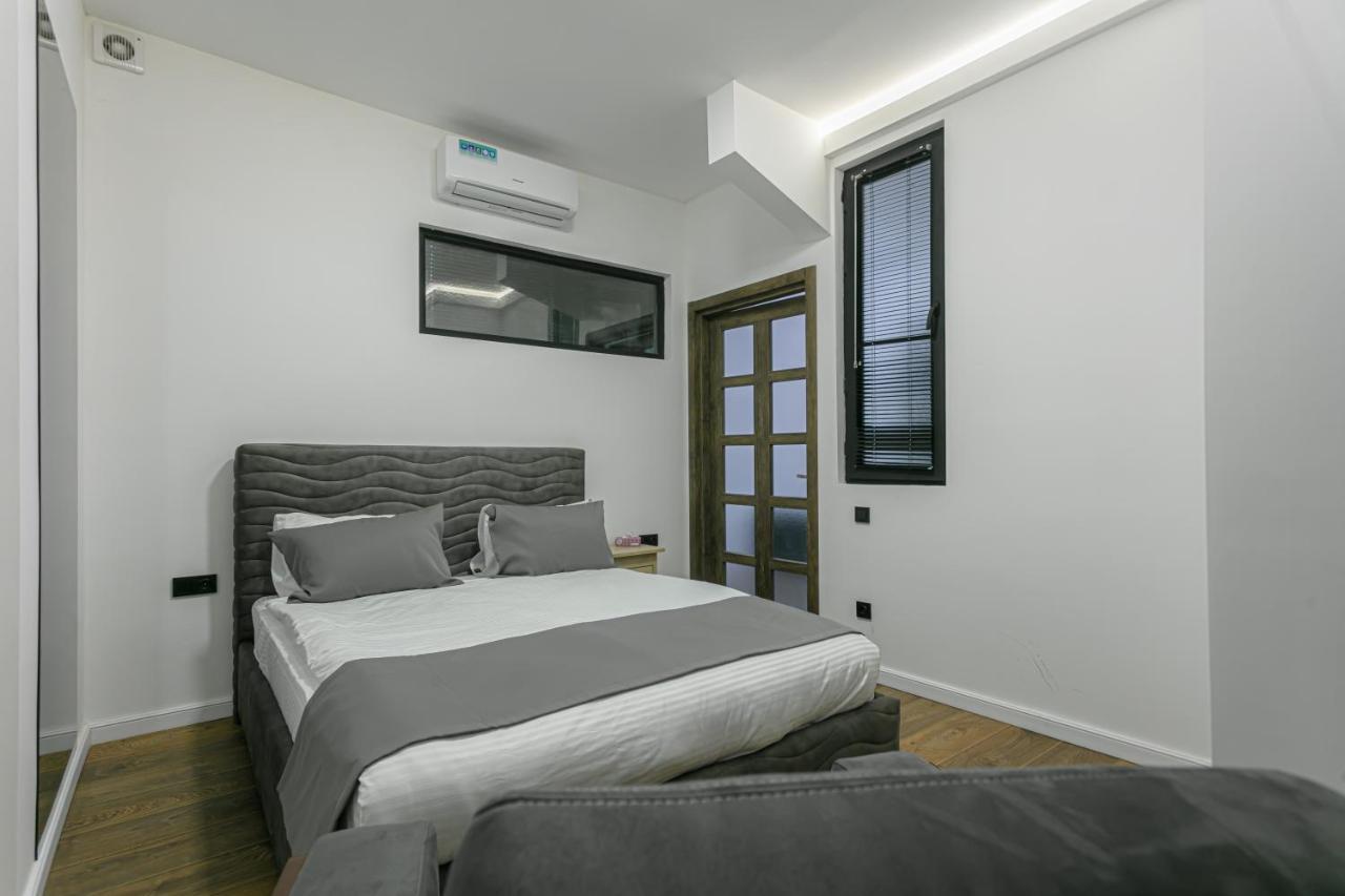 Luxe Apartment In Center Erevan Exterior foto