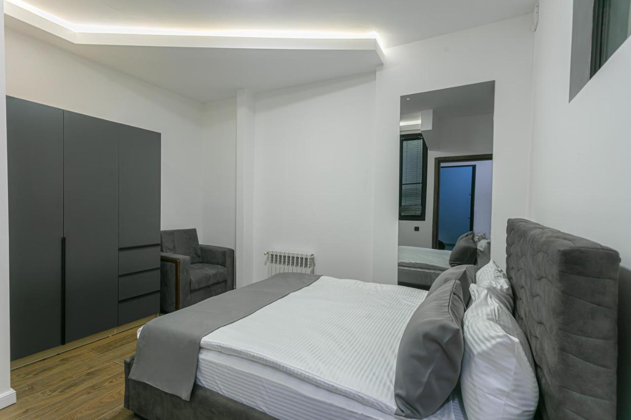 Luxe Apartment In Center Erevan Exterior foto